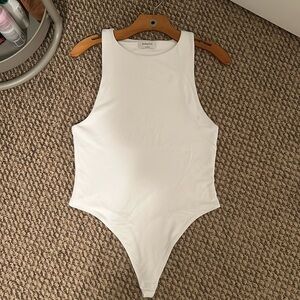 Babaton Aritzia Contour 90s Bodysuit white sz Large
